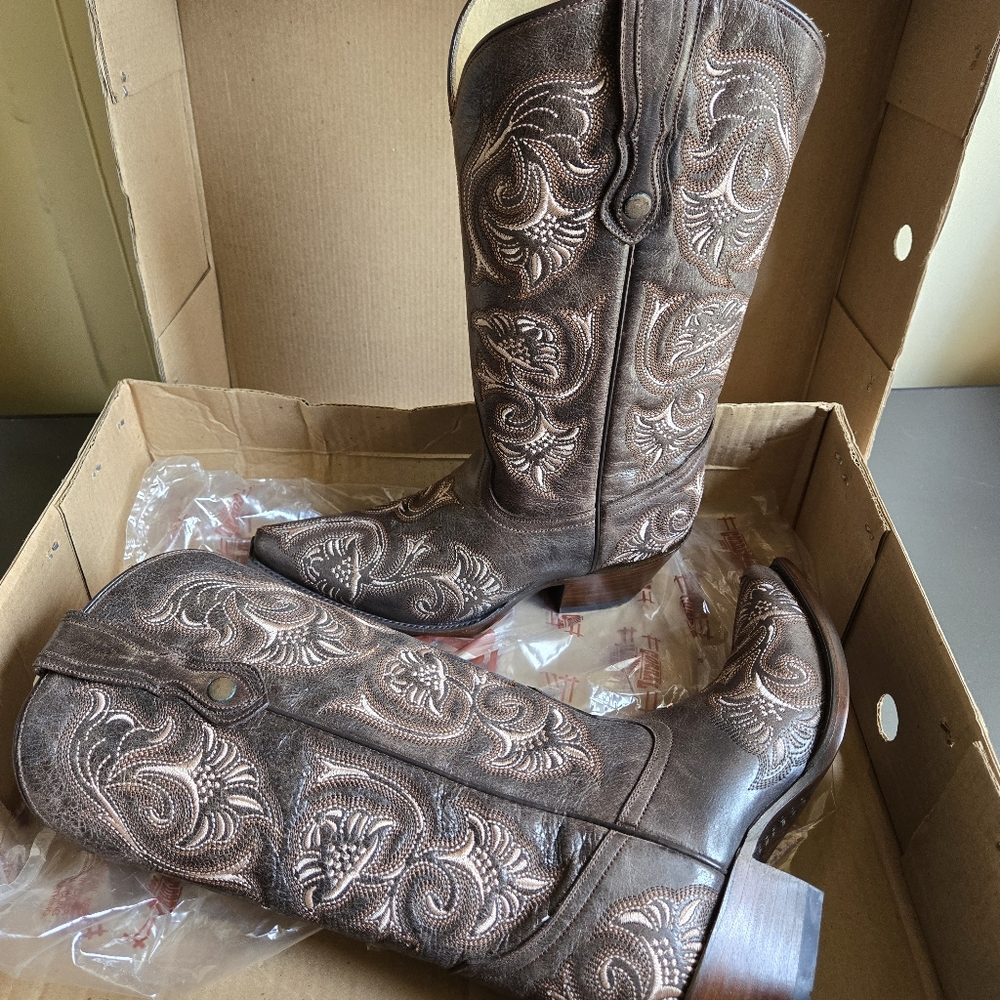 NEW in Box Corral Chocolate Floral Stitch Boots G1085 Size 6.5 Women's